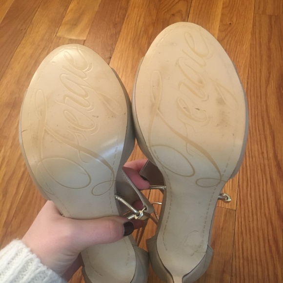 Fergie Nude Heels with Gold Accents - Picture 4 of 6